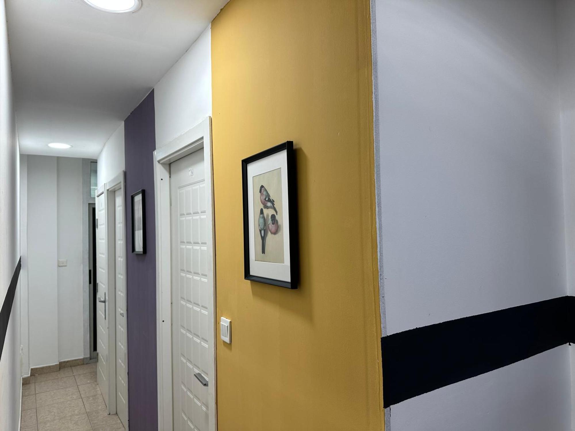 Restful Partition Near Mashreq Metro Homestay