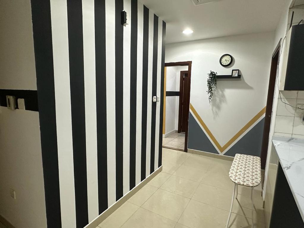Restful Partition Near Mashreq Metro Homestay *